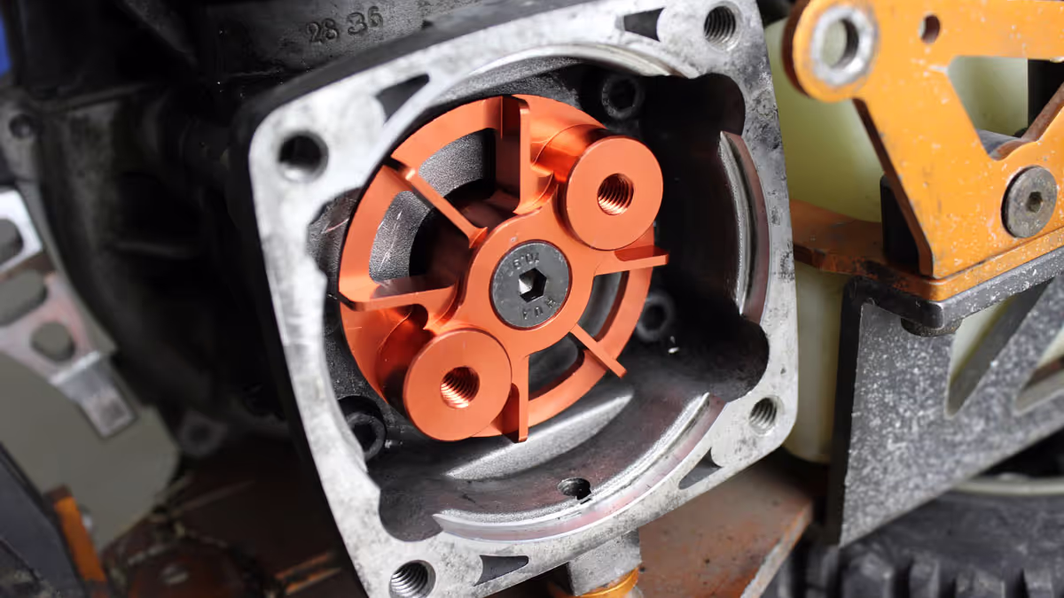 Losi 5T Cooling Clutch Plate & Shoe Holder